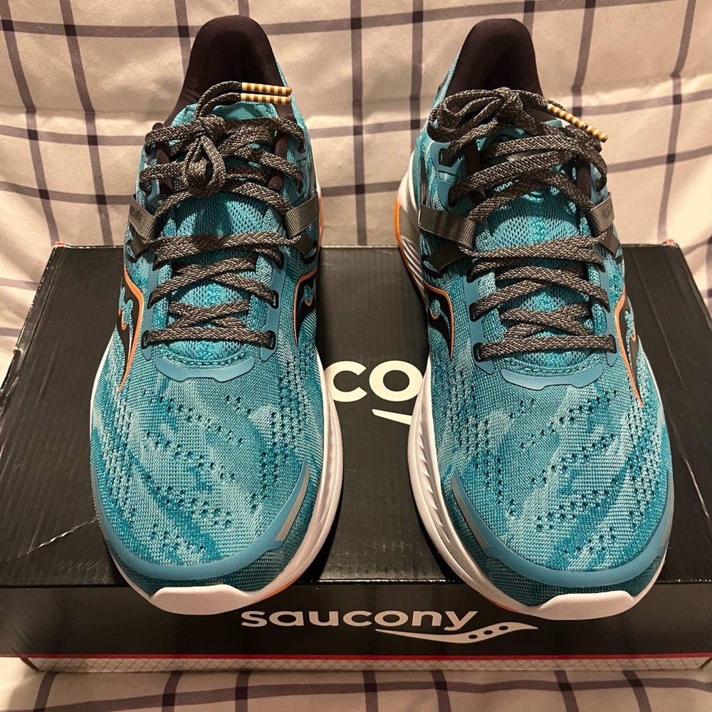 Saucony Men’s size 10 Athletic Shoes - Picture 2 of 11
